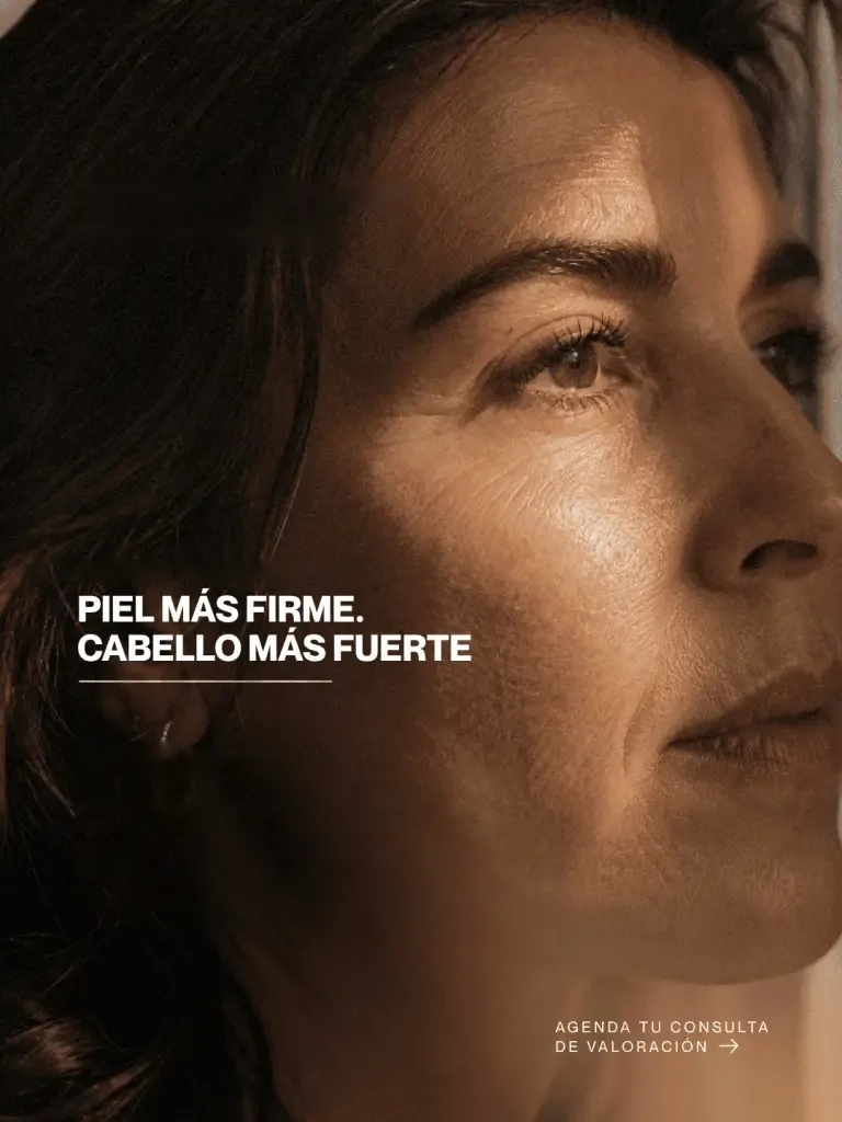 Retrato de una mujer de perfil con luz natural
